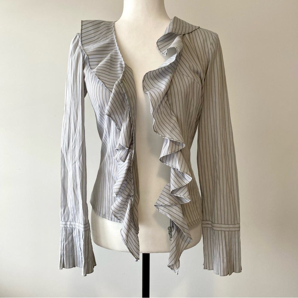 VINTAGE | Ruffle V-Neck Long Sleeve - Picture 3 of 9